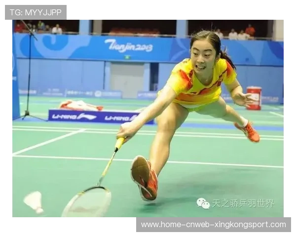 羽毛球女单网前抢点连续压制得分的艺术