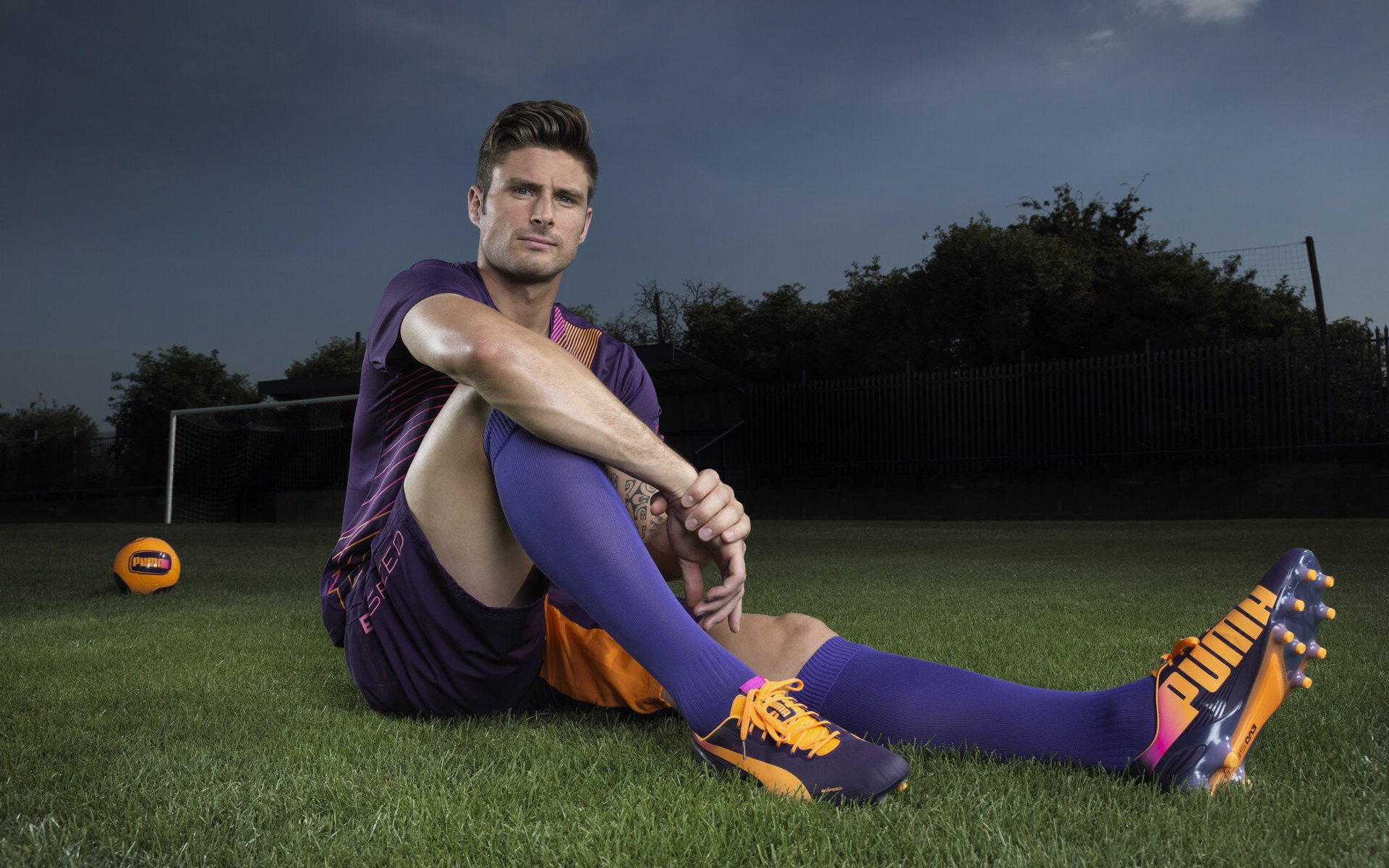 世界杯半决赛：南美德比火药味十足 三张红牌引热议